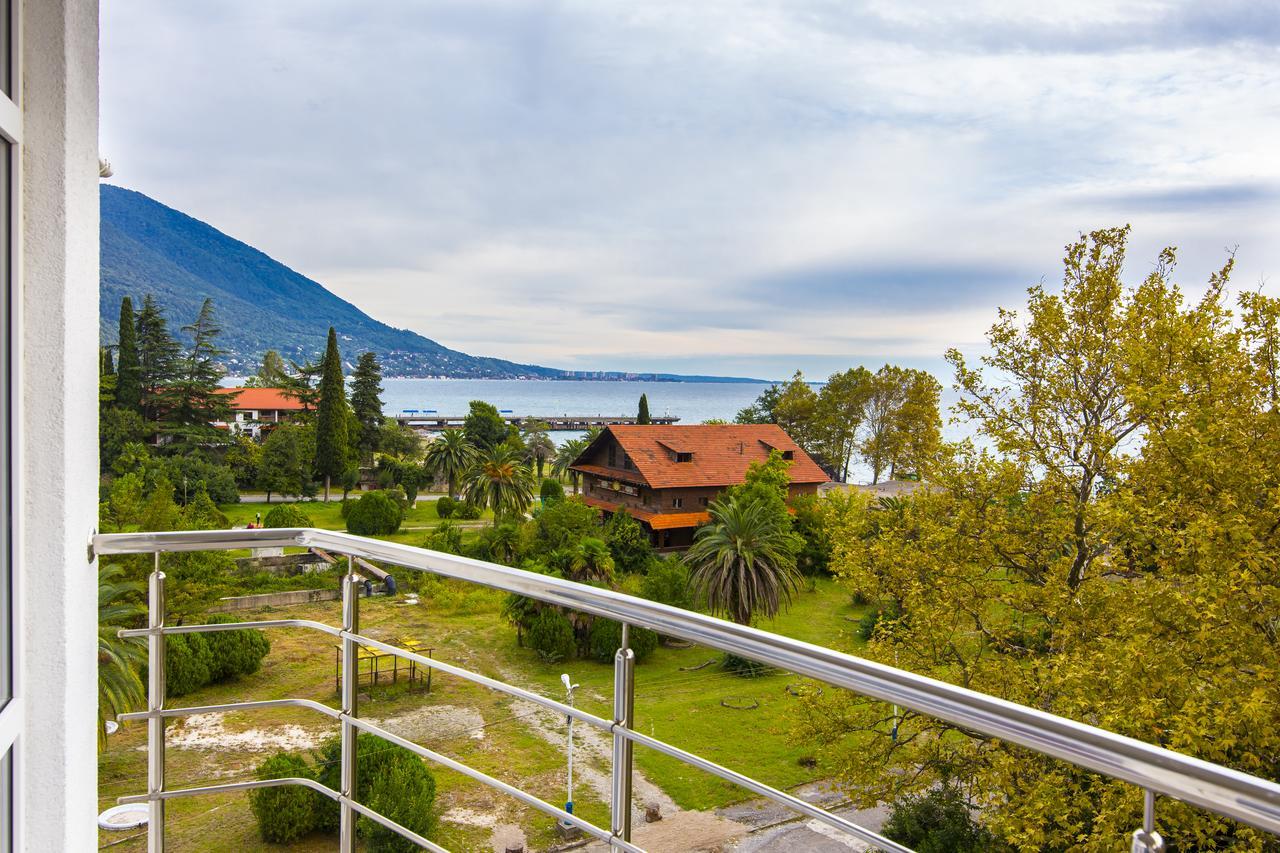 Отель  Sunrise Garden 3* Гагра Экстерьер фото