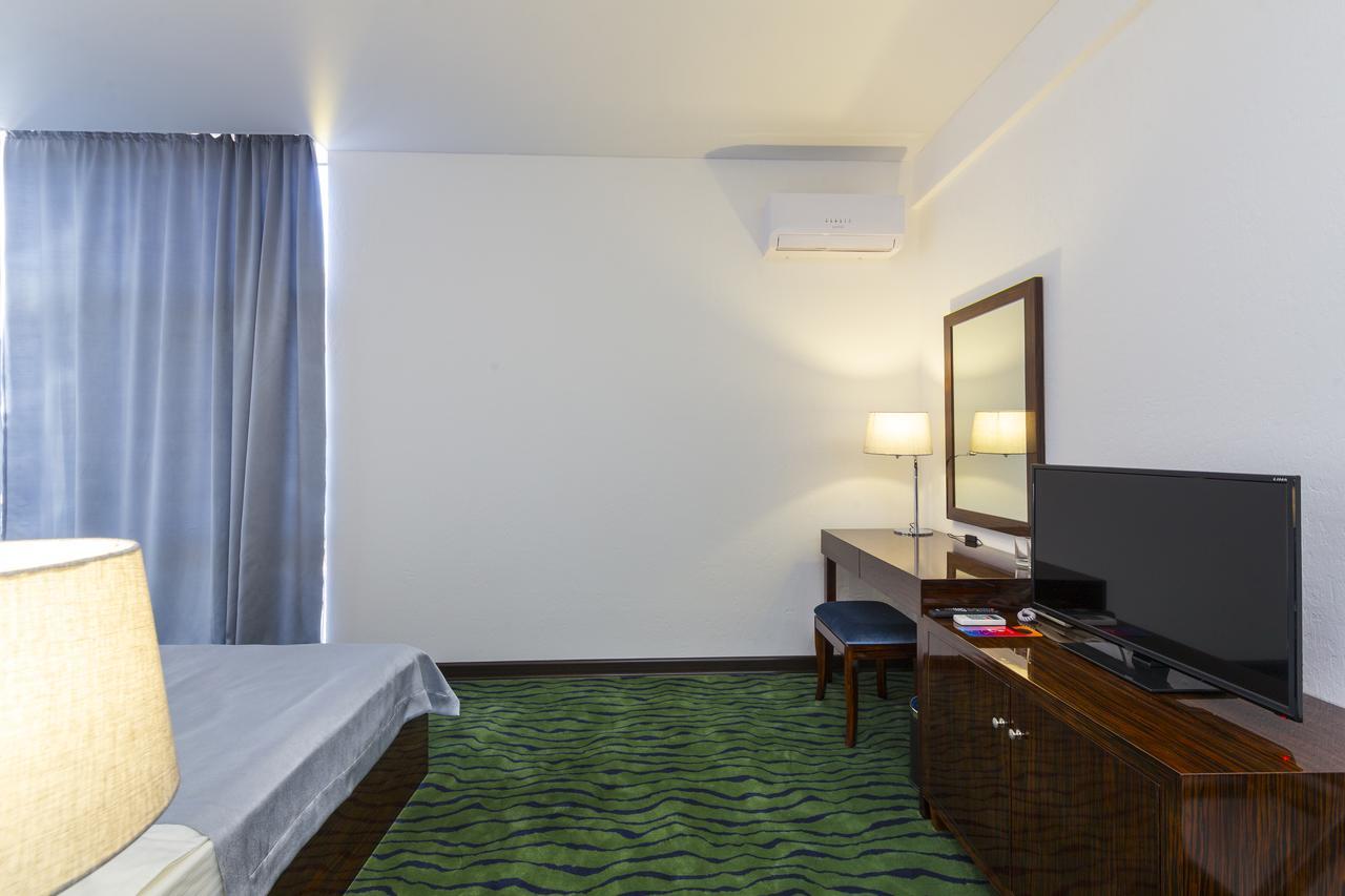 Отель  Sunrise Garden 3* Гагра Экстерьер фото