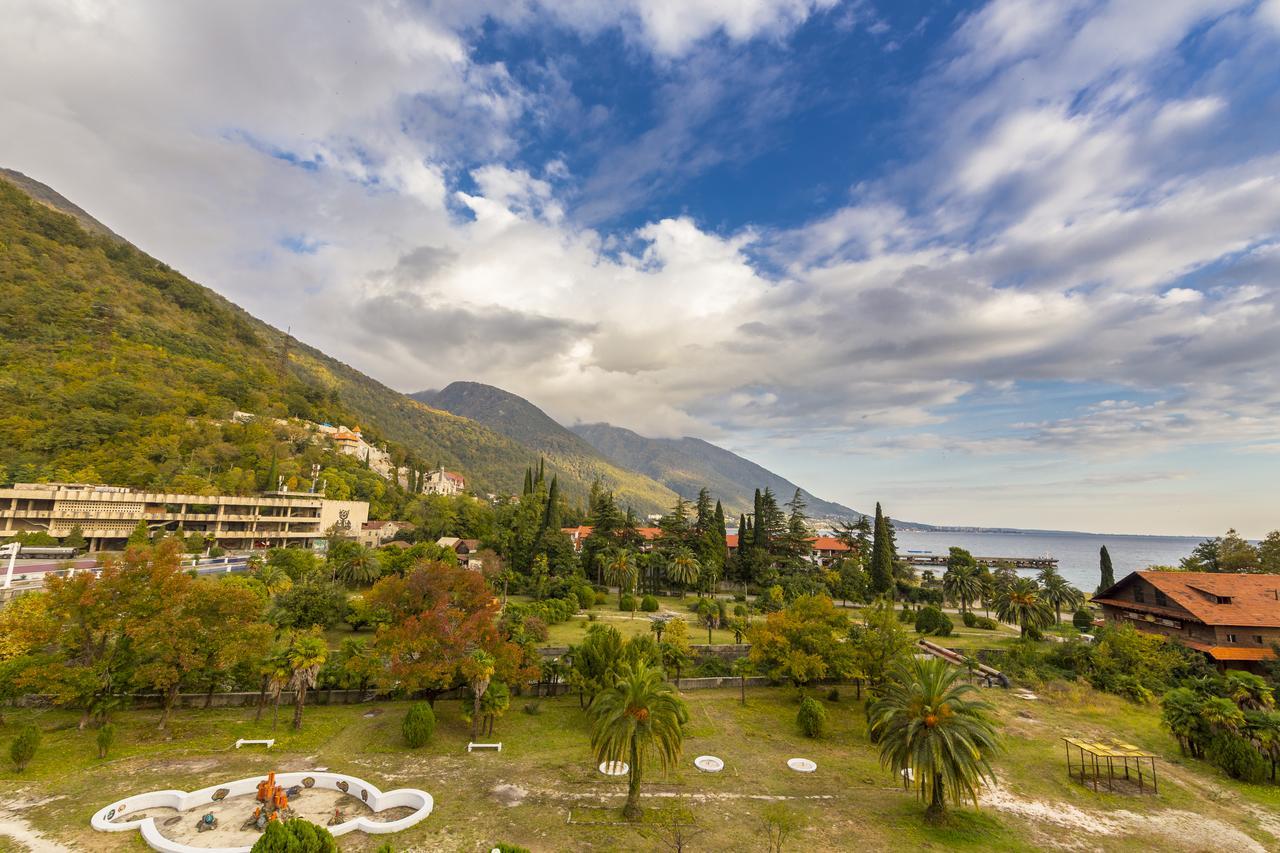 Отель  Sunrise Garden 3* Гагра Экстерьер фото