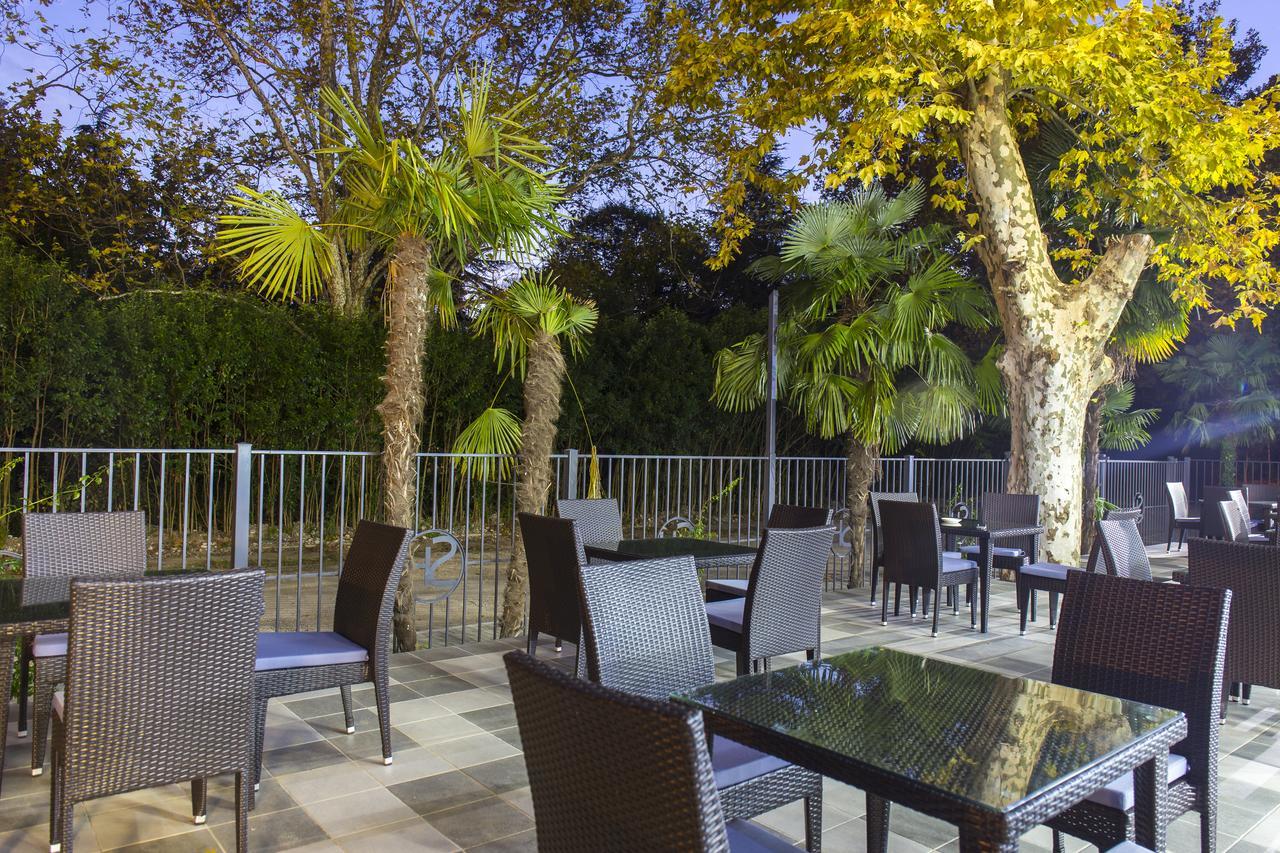 Отель  Sunrise Garden 3* Гагра Экстерьер фото