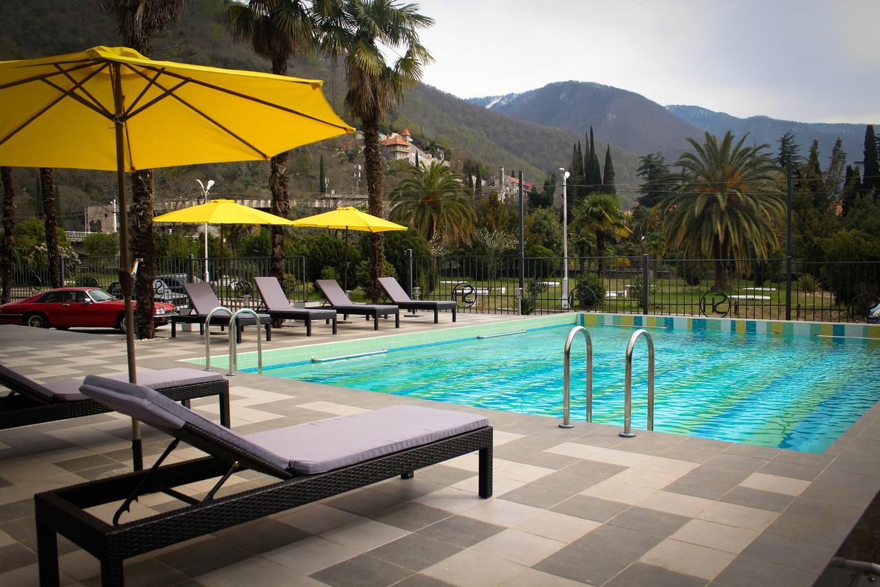 Отель  Sunrise Garden 3* Гагра Экстерьер фото