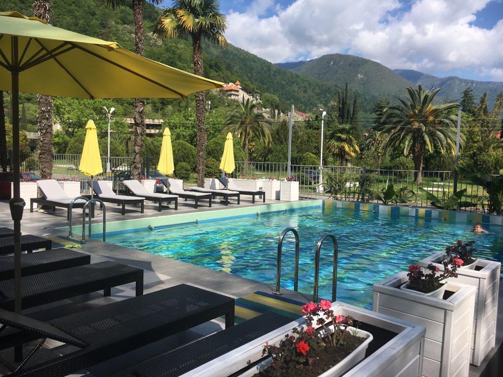 Отель  Sunrise Garden 3* Гагра Экстерьер фото